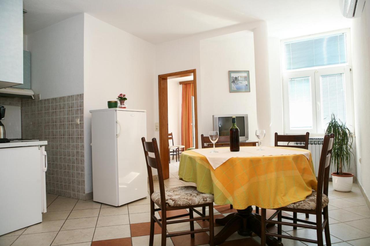 Apartments Davor & Marija Sosic Brela Exterior photo