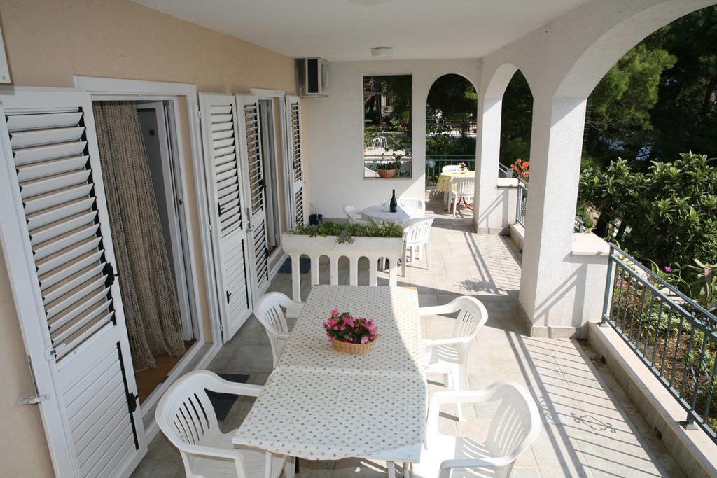 Apartments Davor & Marija Sosic Brela Exterior photo