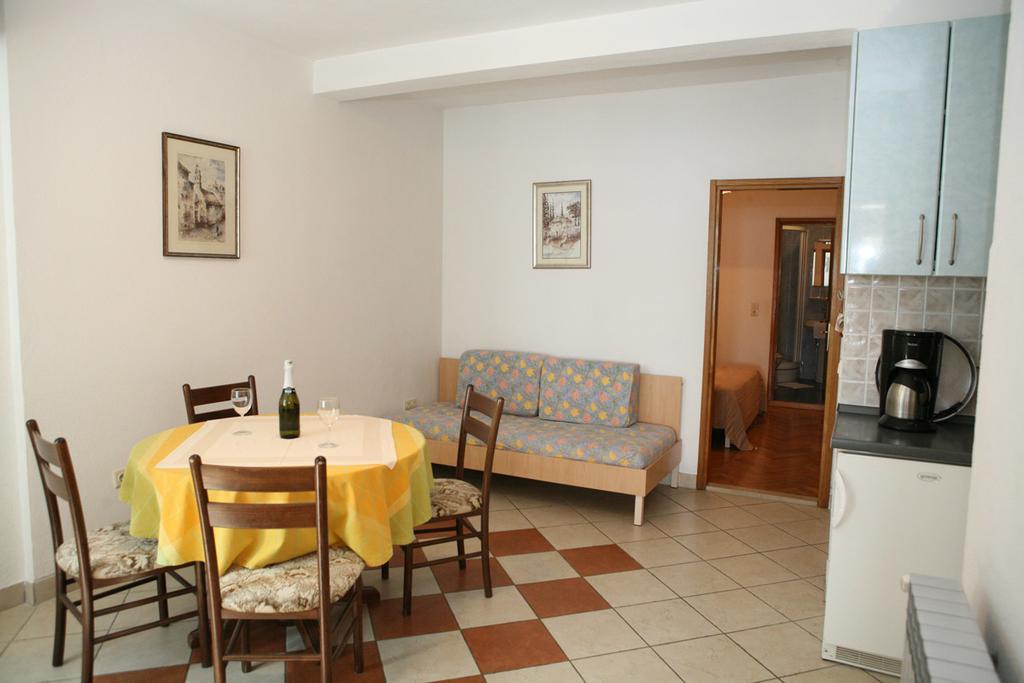 Apartments Davor & Marija Sosic Brela Exterior photo
