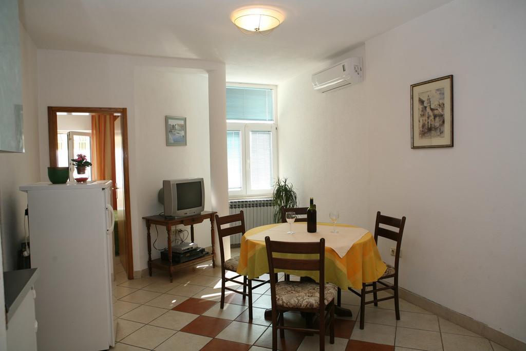 Apartments Davor & Marija Sosic Brela Exterior photo